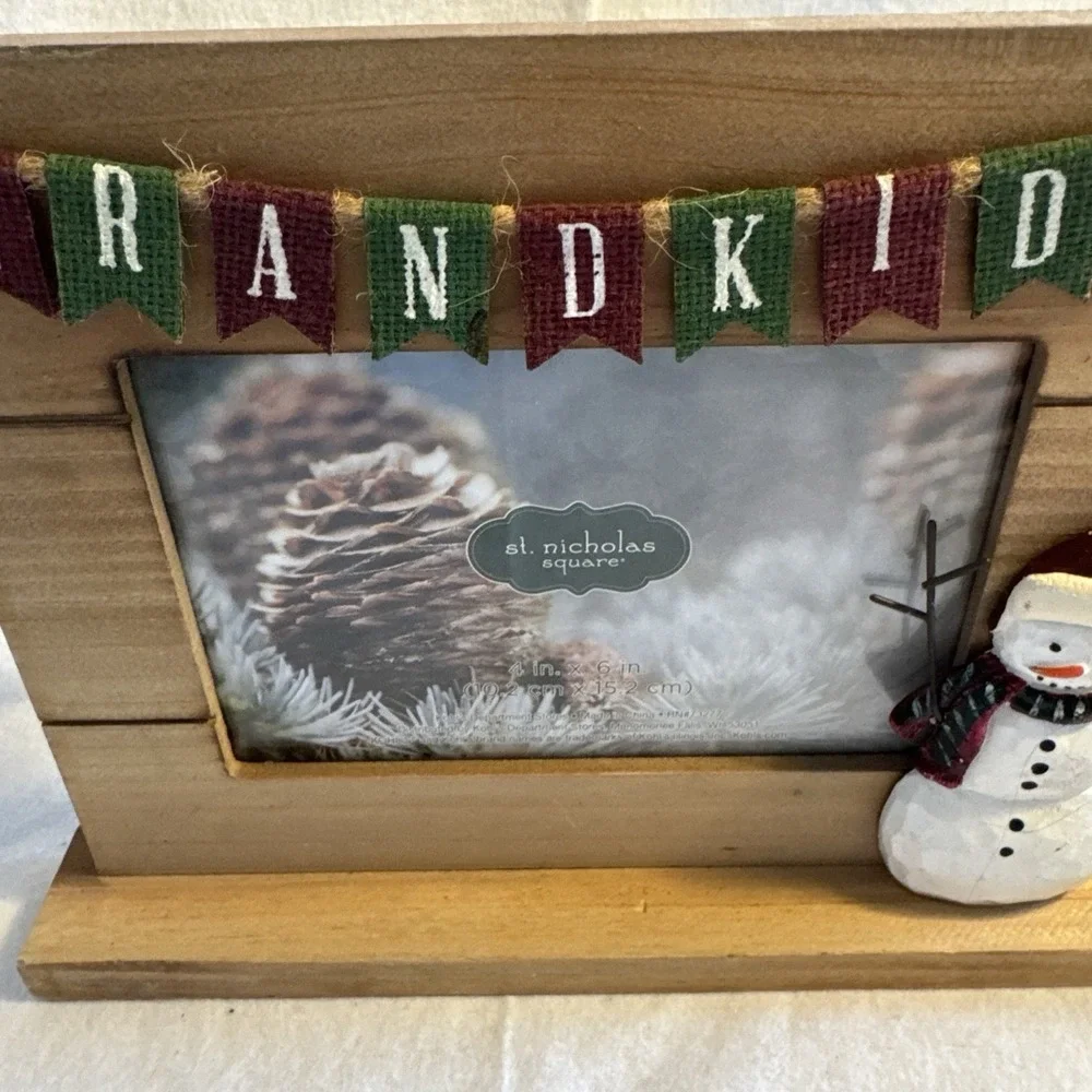 St Nicholas Square Grandkids Free standing Snowman Picture Frame 4 x 6 Photo